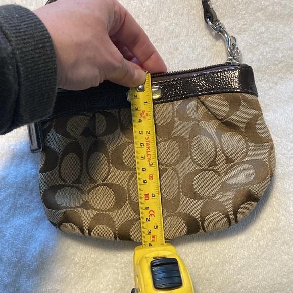 Coach wristlet in very good condition - Picture 6 of 6